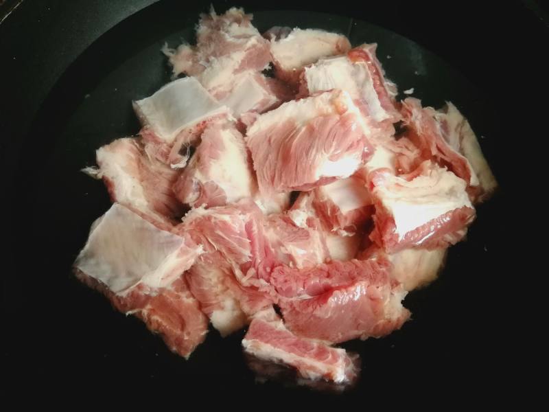 Steps for Making Red Date and Chinese Yam Stewed Pork Ribs