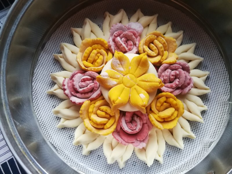 Artistic Noodles: Blooming Flowers Step by Step