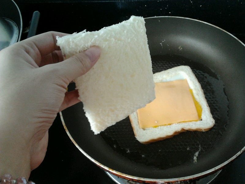 Steps for Making Nutritious and Simple Breakfast - Cheese and Egg Sandwich