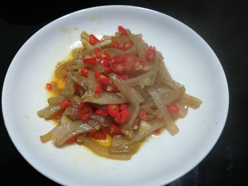 Spicy Stir-Fried Pork Skin (Tips for Making the Skin Chewy) - Cooking Steps