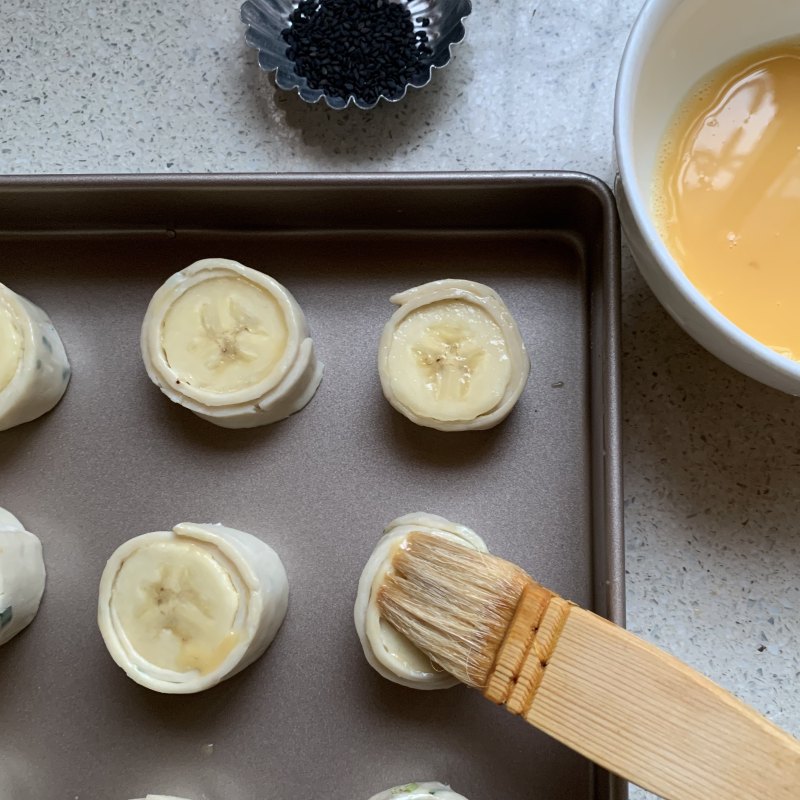 Steps for Making Banana Puff Pastry Rolls