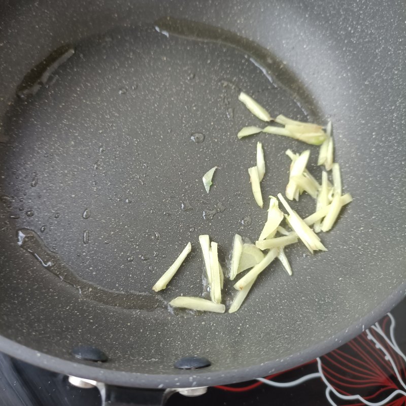 Step-by-Step Instructions for Cooking Celery Stir-Fried Fresh Lily Bulbs