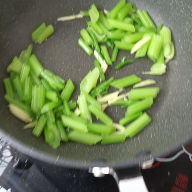 Step-by-Step Instructions for Cooking Celery Stir-Fried Fresh Lily Bulbs