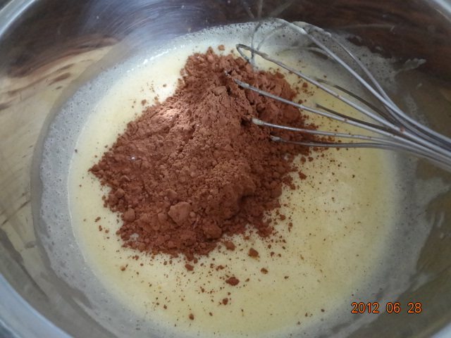 Steps for Making Cocoa Ice Cream