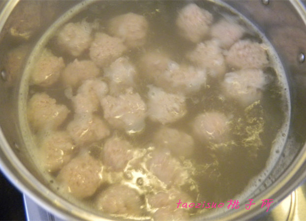 Steps for making Donggua boiled meatballs