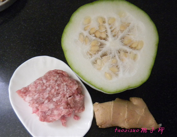 Steps for making Donggua boiled meatballs