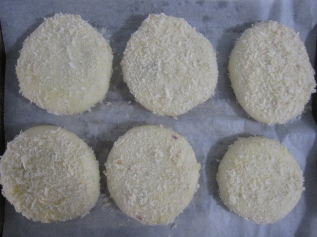 Steps for Making Breaded Fried Cake