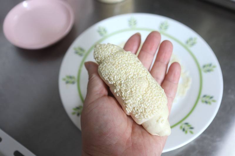 Steps for making Sesame Crispy Salt Croissant