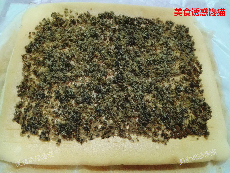 Steps for Making Peanut Sesame Cake Roll