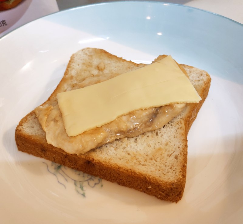 Steps to make Chicken and Cheese Sandwich