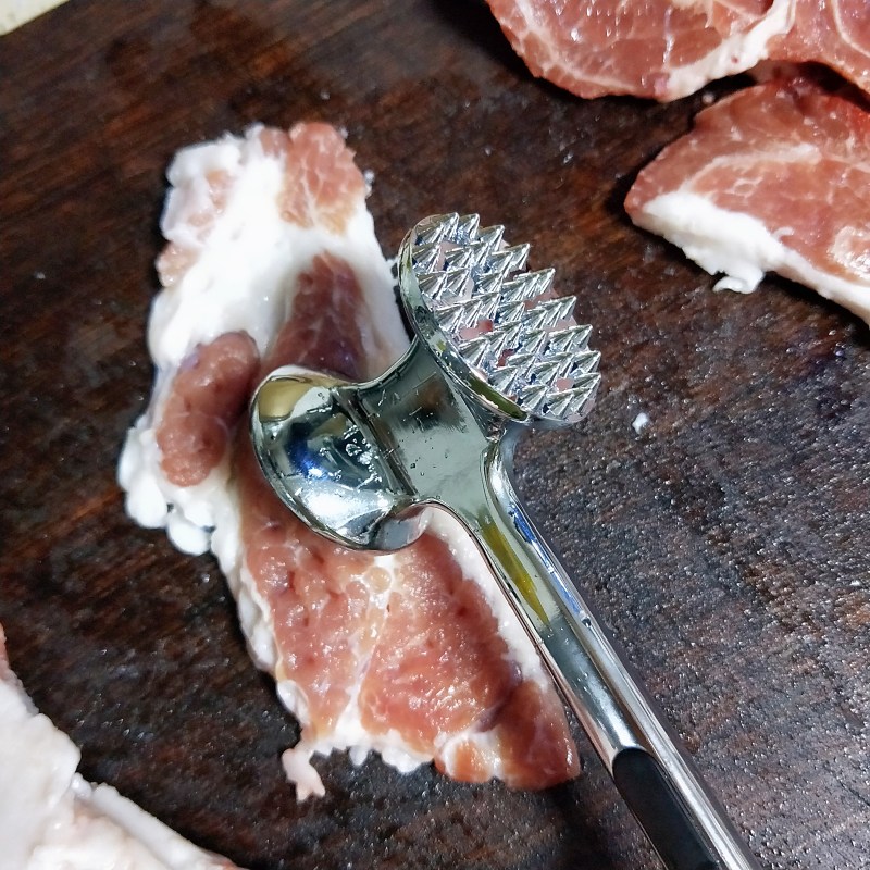 Steps for Making Pan-Fried Pork Chop