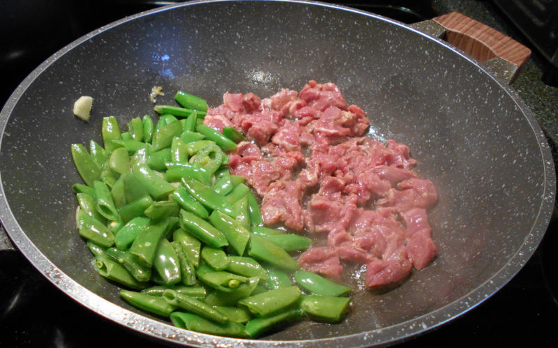 Steps for Cooking Sha Cha Flavored Beef