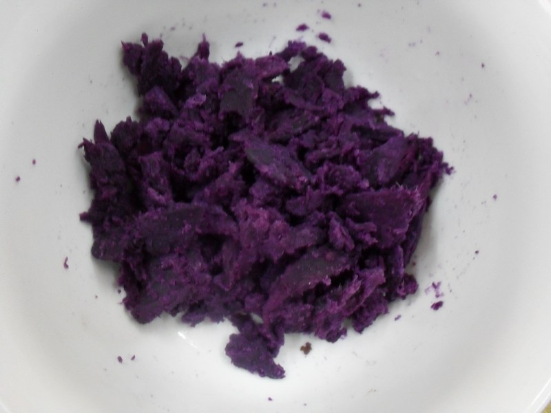 Steps for Cooking Coconut Purple Sweet Potato Glutinous Rice Cake