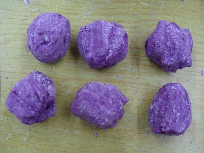 Steps for Cooking Coconut Purple Sweet Potato Glutinous Rice Cake