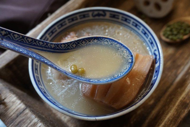 Lotus Root, Mung Bean and Pork Bone Soup