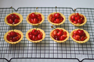 Steps for making Honey Cherry Tart