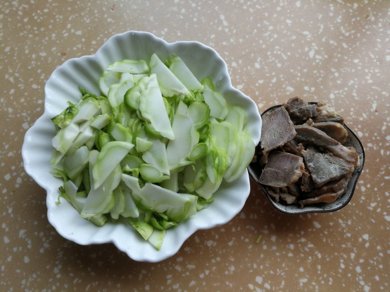 Steps for Cooking Char Siu Pork with Stir-Fried Baby Bok Choy