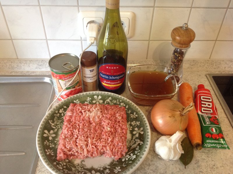 Steps for Making Bolognese Meat Sauce Pasta