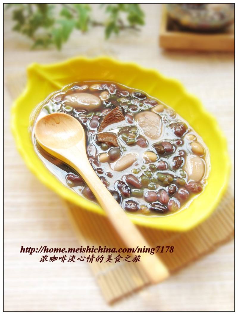 Cooling and Detoxifying - Chenpi Five-Bean Sugar Water
