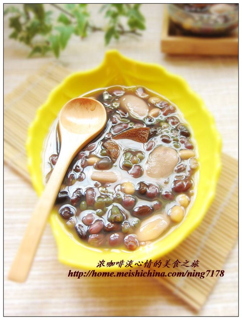 Cooling and Detoxifying - Chenpi Five-Bean Sugar Water