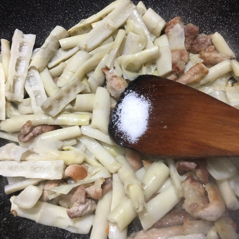 Steps for Stir-fried Pork with Bamboo Shoots