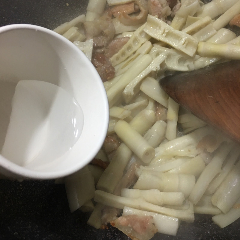 Steps for Stir-fried Pork with Bamboo Shoots