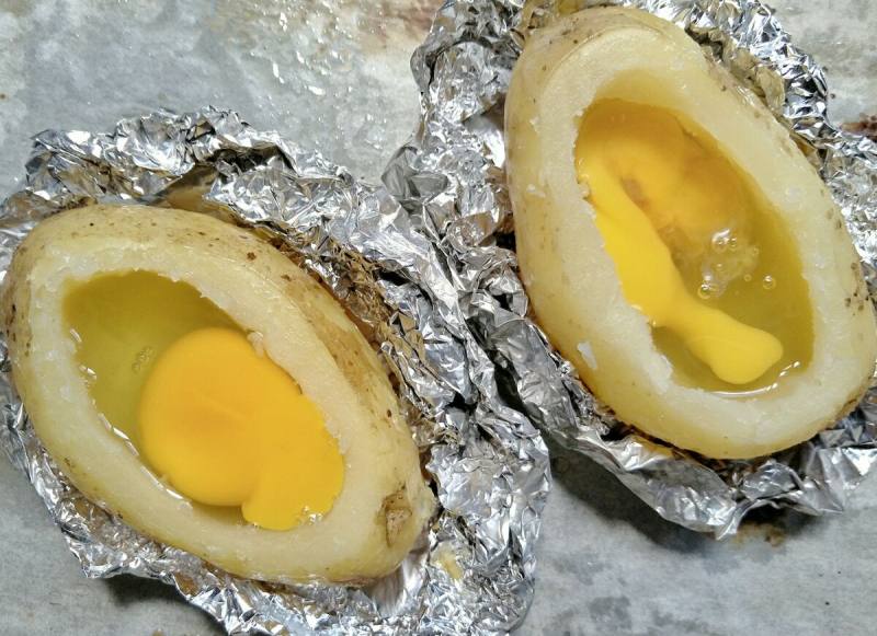 Steps for Making Egg Baked Potato