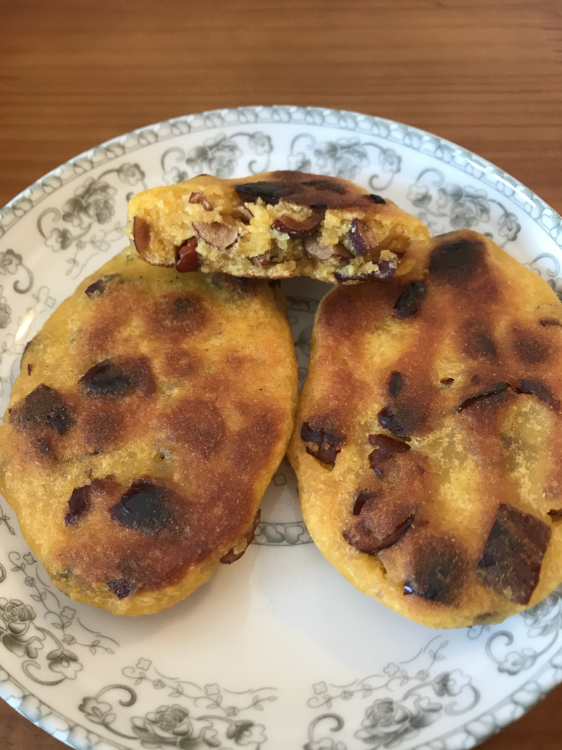 Date and Walnut Sticky Cakes