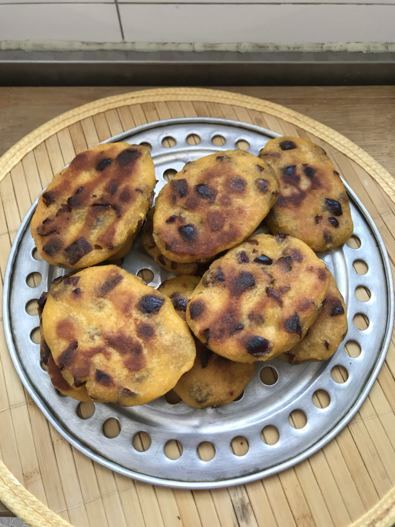 Steps for Making Date and Walnut Sticky Cakes