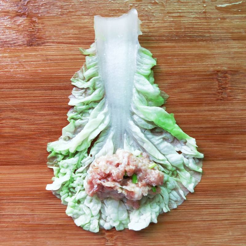 Steps for Making Cabbage Meat Rolls