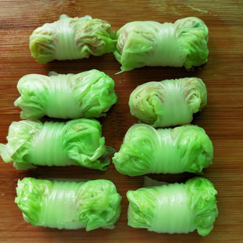 Steps for Making Cabbage Meat Rolls