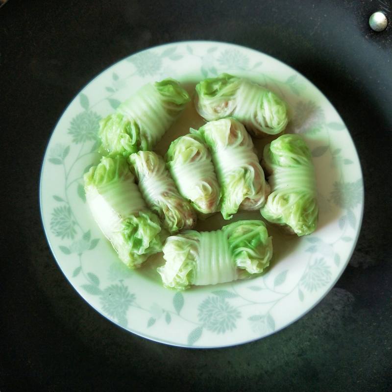 Steps for Making Cabbage Meat Rolls