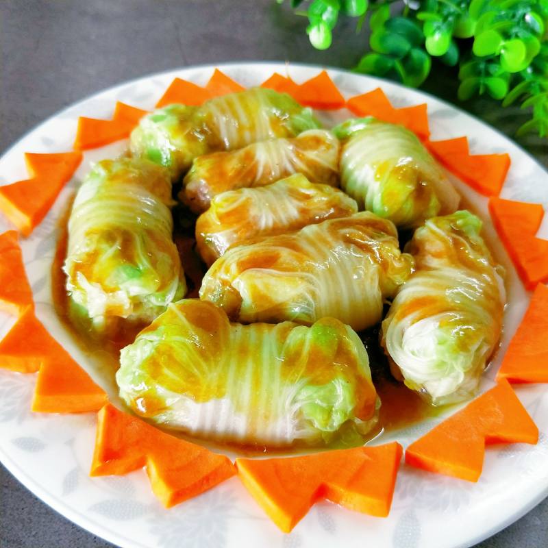 Steps for Making Cabbage Meat Rolls