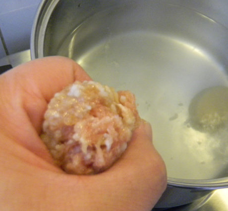 Steps for Cooking Radish and Pork Meatballs in Broth