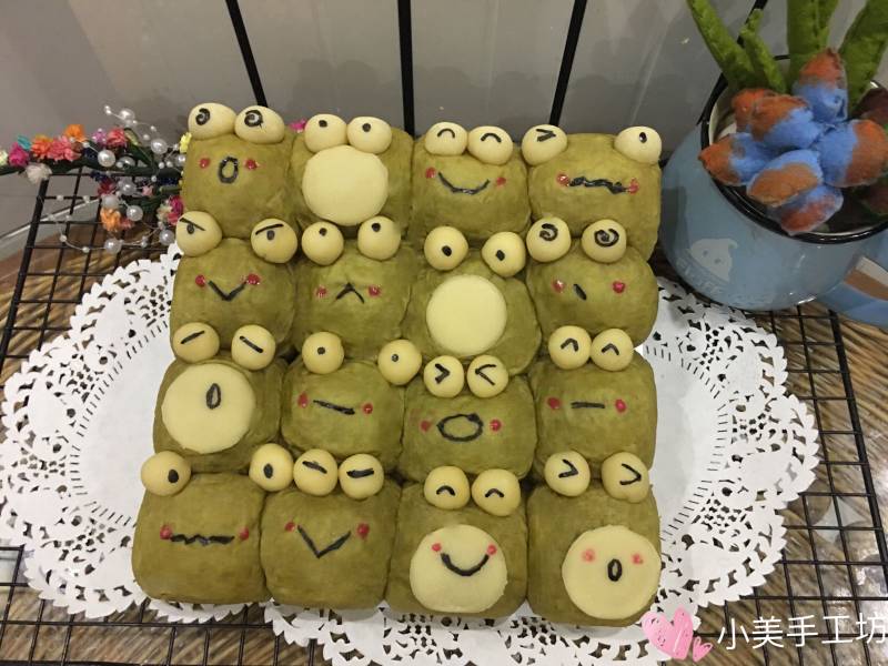 Frog Chorus Mini Bread