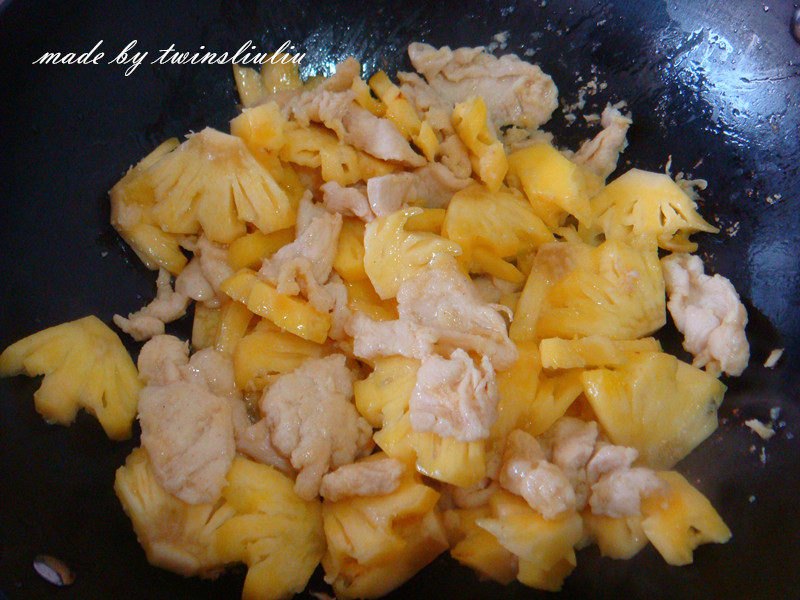 Steps for Cooking Pineapple Chicken Slices