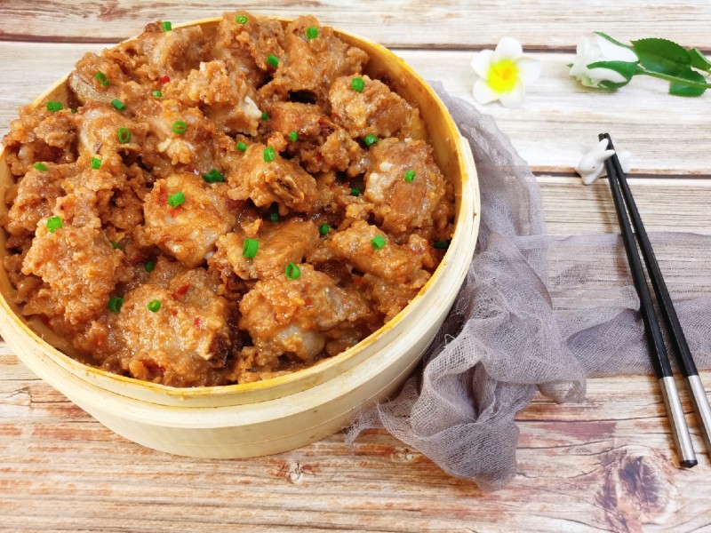 Steamed Pork Ribs with Rice Flour