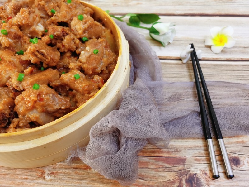 Steamed Pork Ribs with Rice Flour