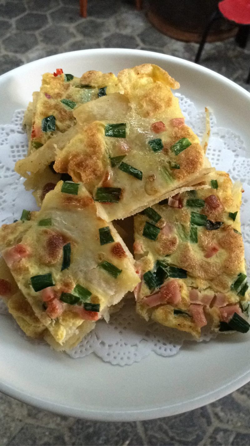 Steps for Making Scallion and Egg Pancake with Hot Water Dough