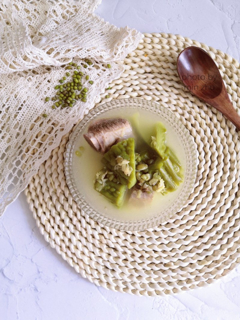 Steps to Cook Mung Bean Bitter Gourd Pork Rib Soup