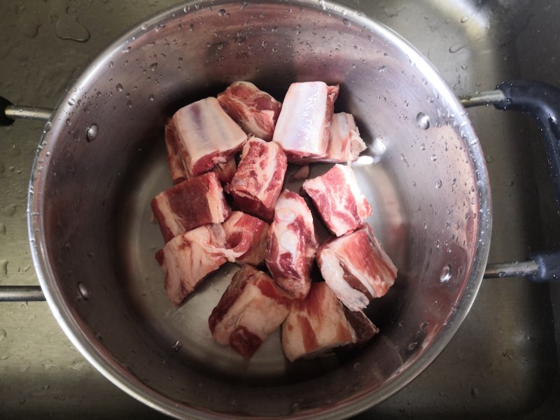 Steps to Cook Mung Bean Bitter Gourd Pork Rib Soup