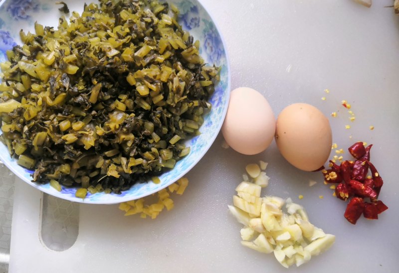 Steps for Stir-Fried Eggs with Pickled Vegetables