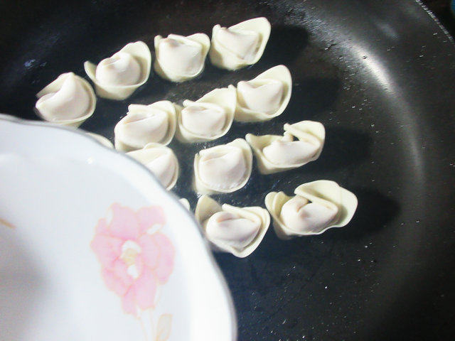 Steps for Making Pan-Fried Pork Dumplings