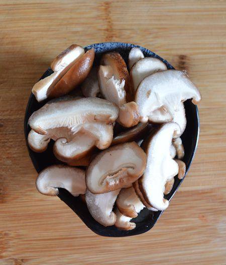 Steps for Making Shiitake Mushroom and Fresh Shrimp Congee