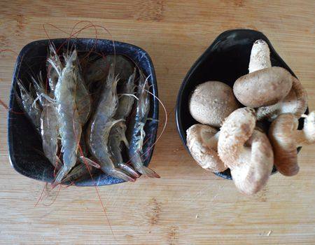 Steps for Making Shiitake Mushroom and Fresh Shrimp Congee