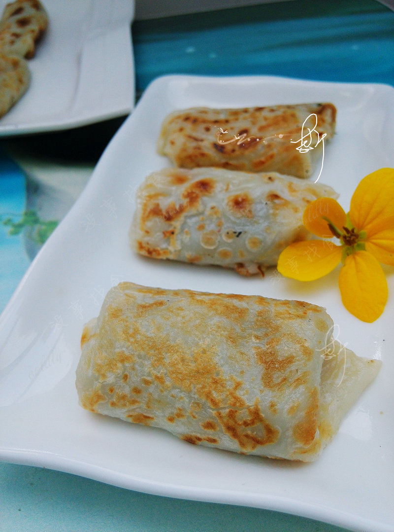 Peanut Sesame Rice Cake Roll