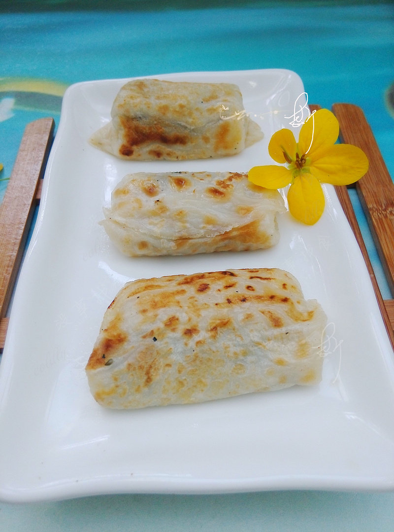 Peanut Sesame Rice Cake Roll