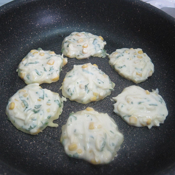 Detailed Steps for Cooking Healthy Nutritious Breakfast: Milk and Vegetable Pancakes