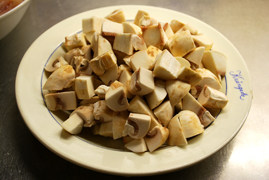 Steps for Pan-fried Chicken Nuggets with Mushroom Sauce