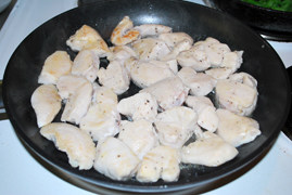 Steps for Pan-fried Chicken Nuggets with Mushroom Sauce